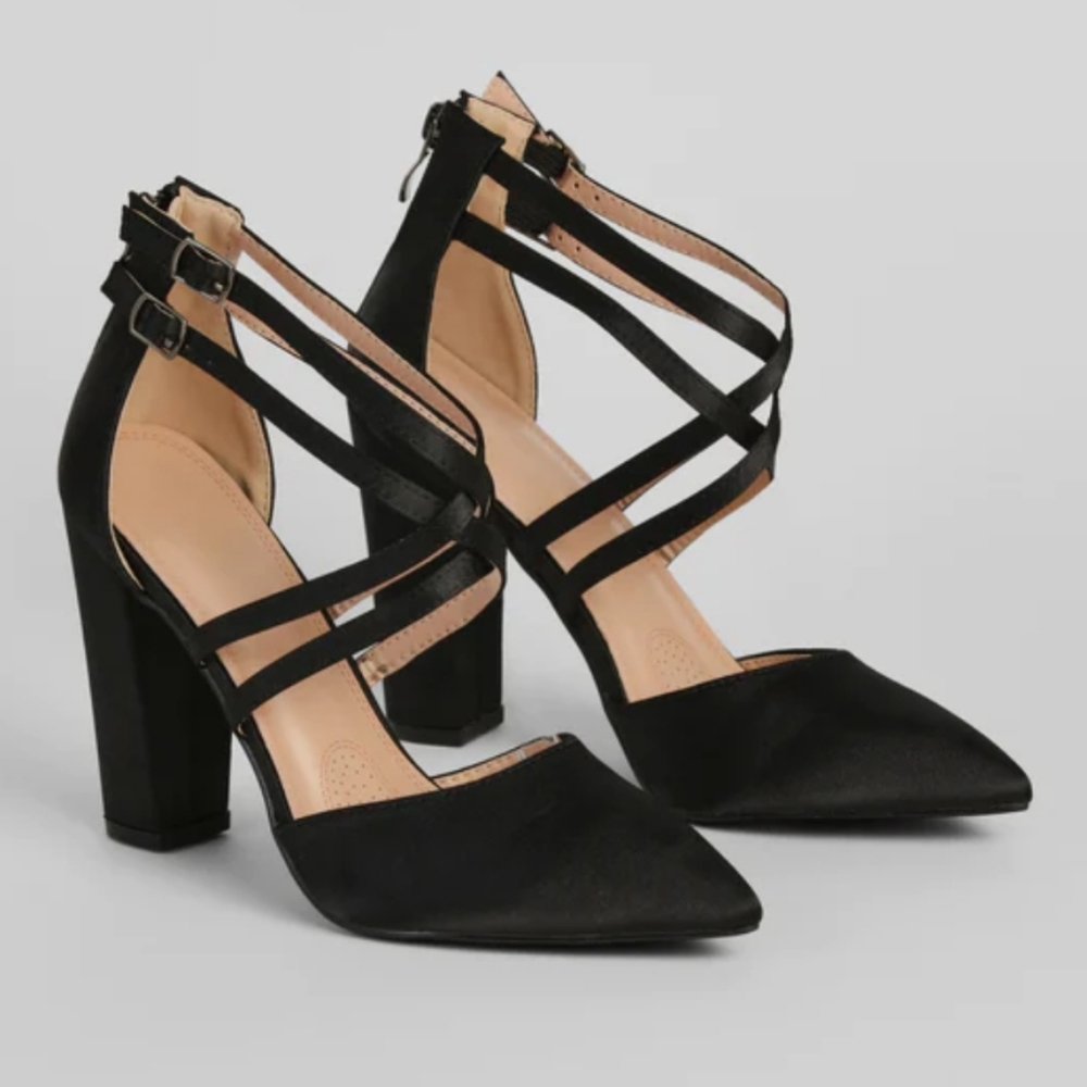 NEW Windsor strappy block heels, size 7